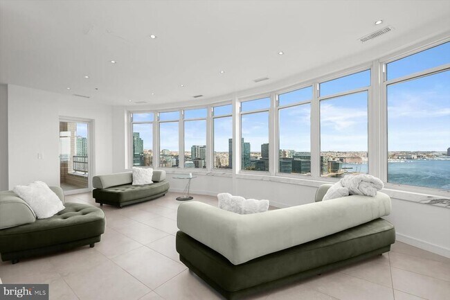 Building Photo - 100 Harborview Dr