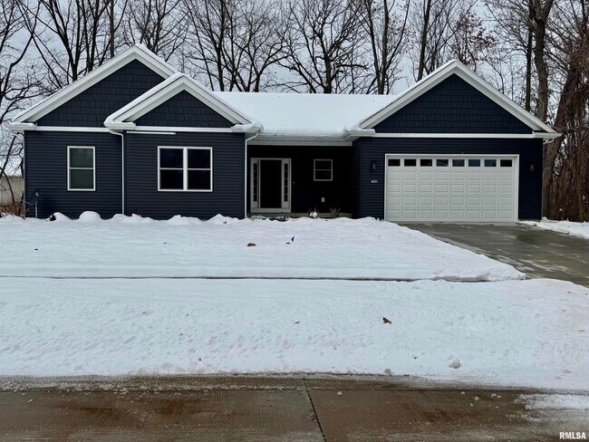 Primary Photo - 706 Foret Mansur