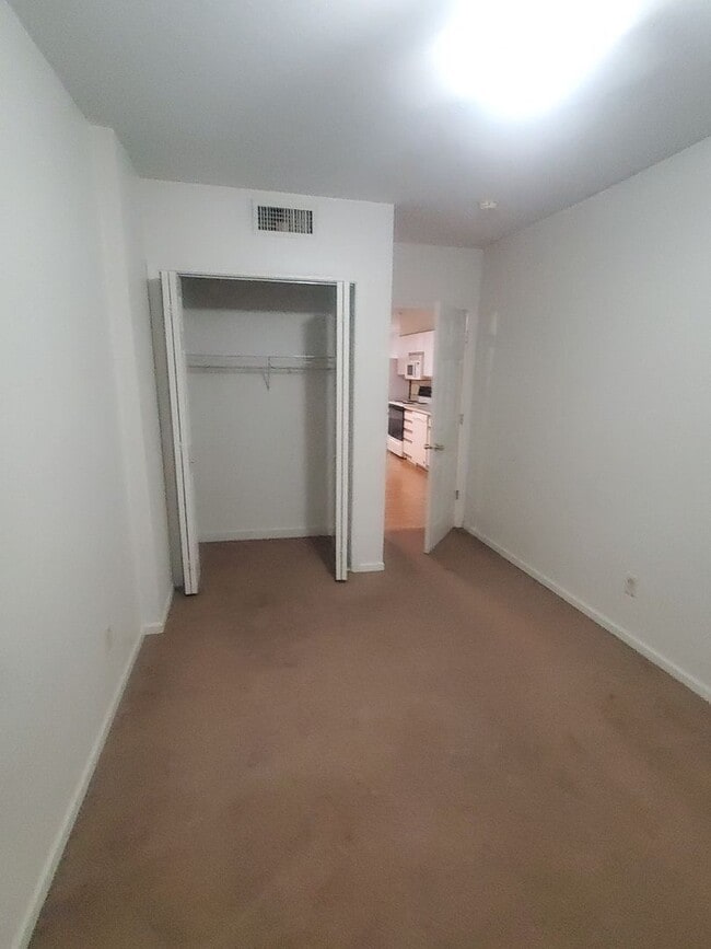 Building Photo - 127 N Jefferson St