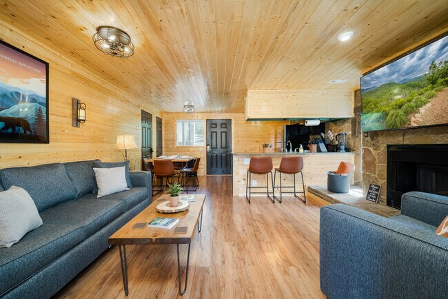 Building Photo - 4249 Dollys Dr