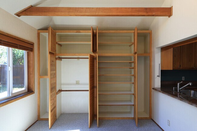 Building Photo - 1744 County Ln