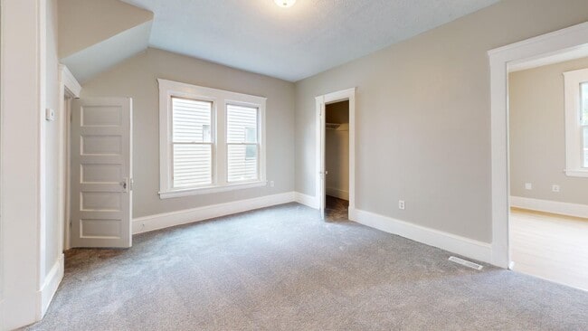 Building Photo - 2053 W.99th