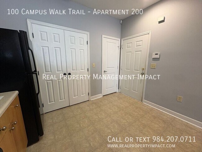 Building Photo - 100 Campus Walk Trl