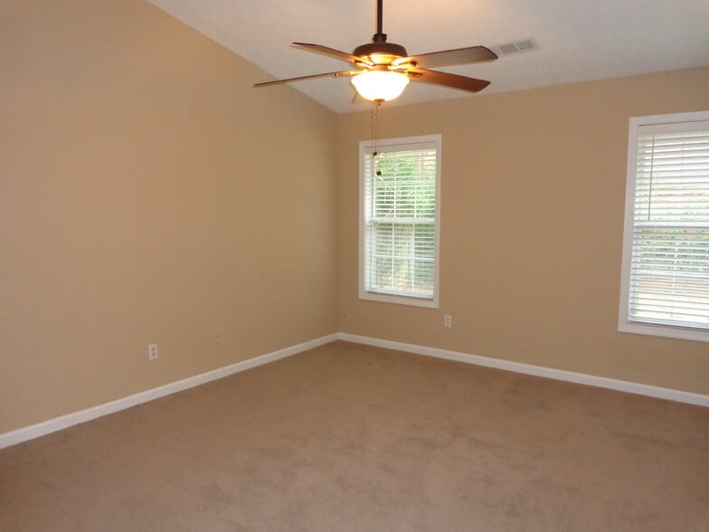 Building Photo - 3730 Sugarbrook Dr