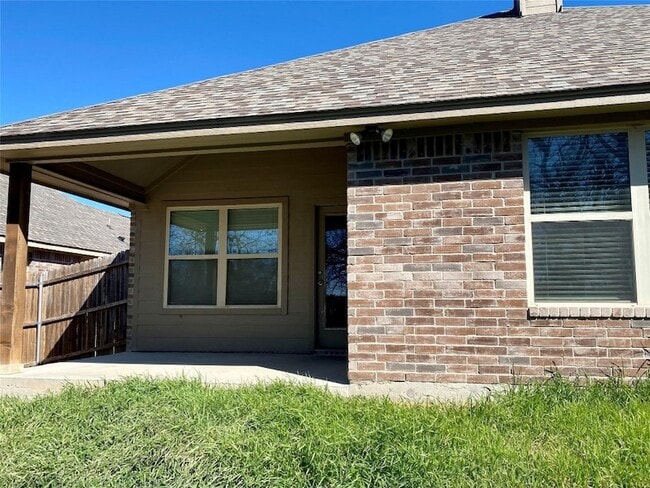 Building Photo - 740 Westgate Dr