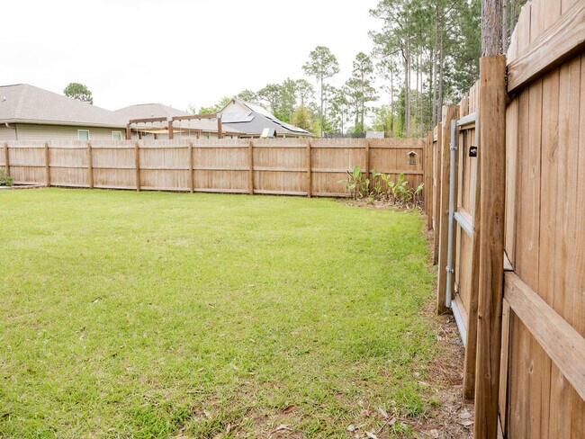 Building Photo - 8261 Sierra St