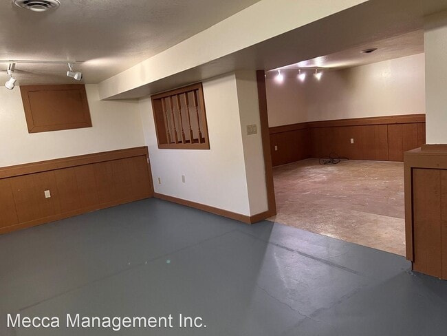 Building Photo - 3 br, 2 bath House - 221 Campbell Hill Rd.