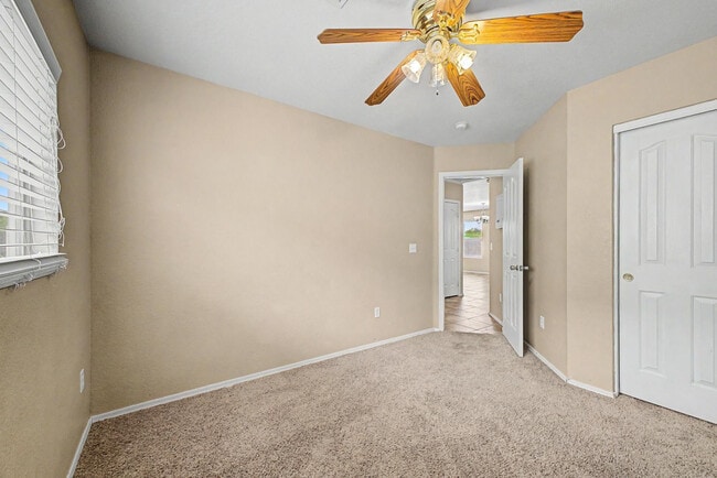 Building Photo - 33856 N Cherry Creek Rd