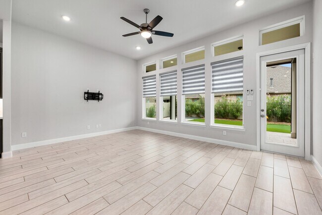 Building Photo - 6442 Pomegranate Blossom Dr