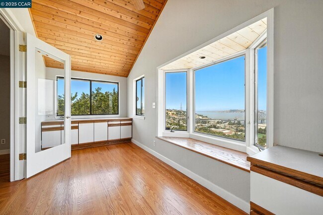 Building Photo - 267 Duperu Dr