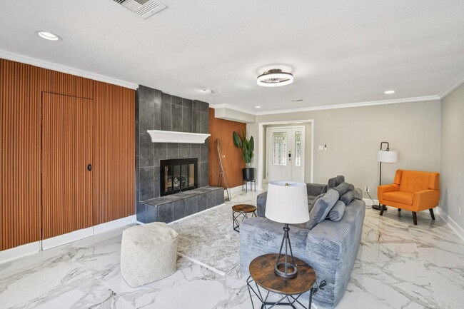 Building Photo - 15642 Pagehurst Dr