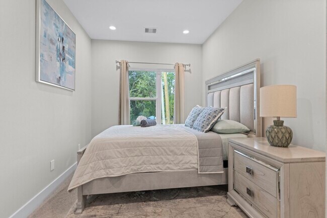 Building Photo - 851 Prosper St