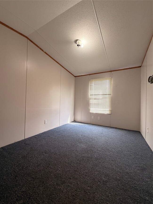 Building Photo - 14331 Greenville St