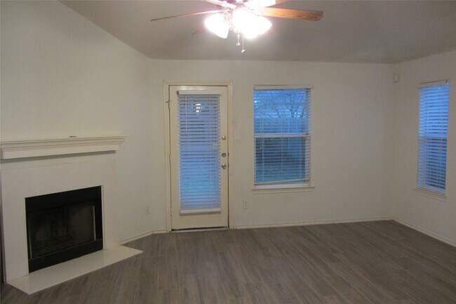 Building Photo - 20723 Fernwick Village Dr