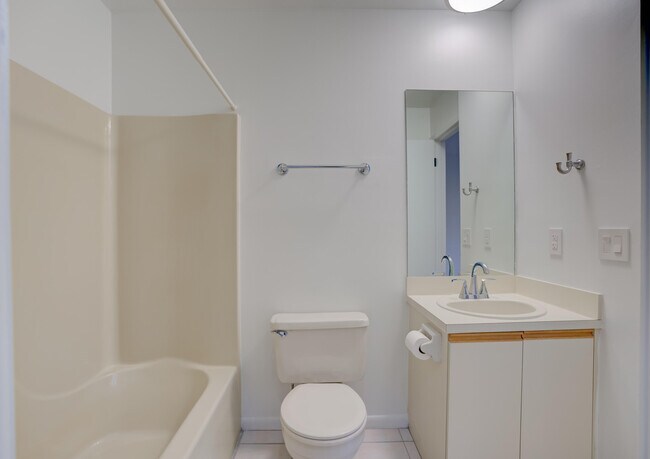 Building Photo - 8291 SE Croft Cir