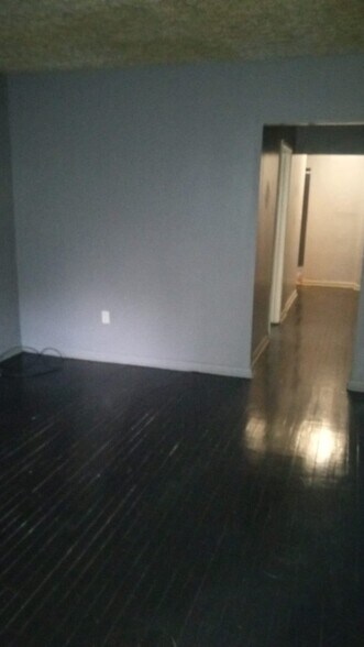 Building Photo - 167 Chittenden St