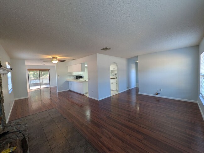 Building Photo - Wonderful 3/2/2 Corner Lot Near Golf Course In Citrus Springs