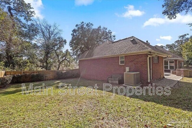 Building Photo - 4700 Bohemia Dr