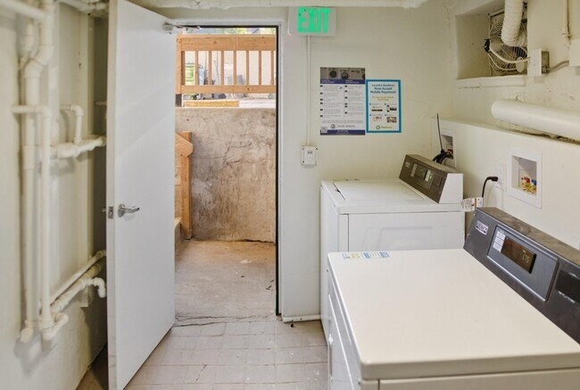 Building Photo - 1364 Lafayette St