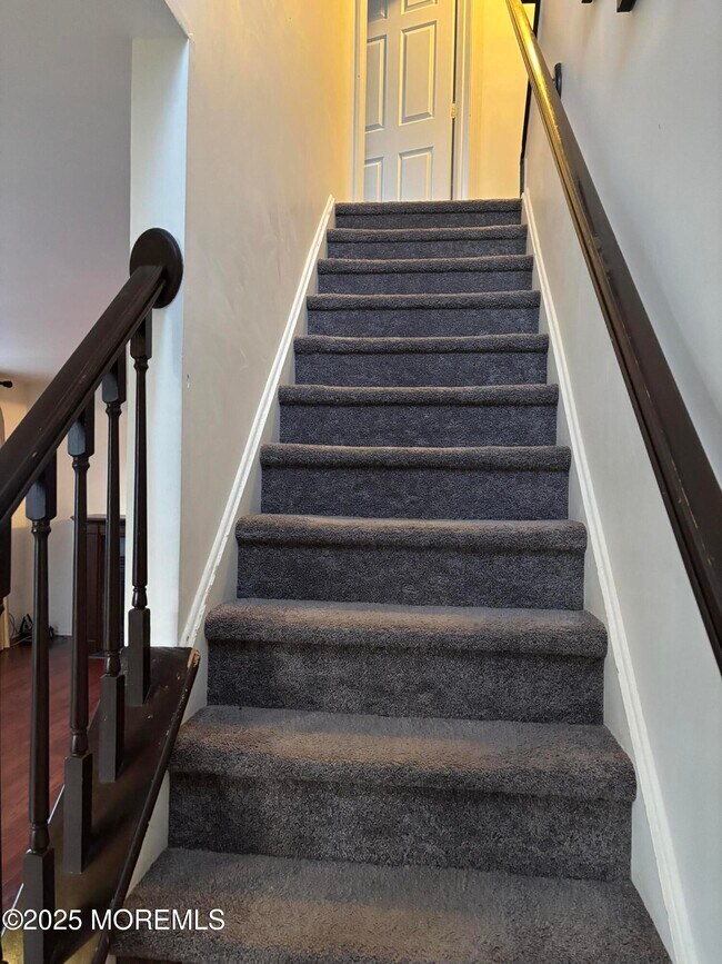 Building Photo - 11 Fiddlers Elbow Ct