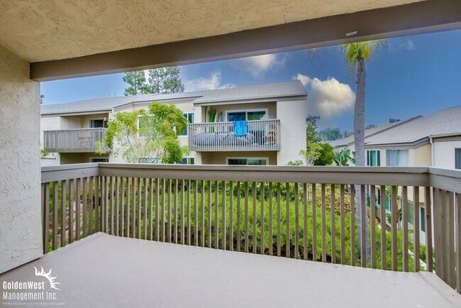 Building Photo - Charming 2Bdm 2Ba Condo in La Jolla