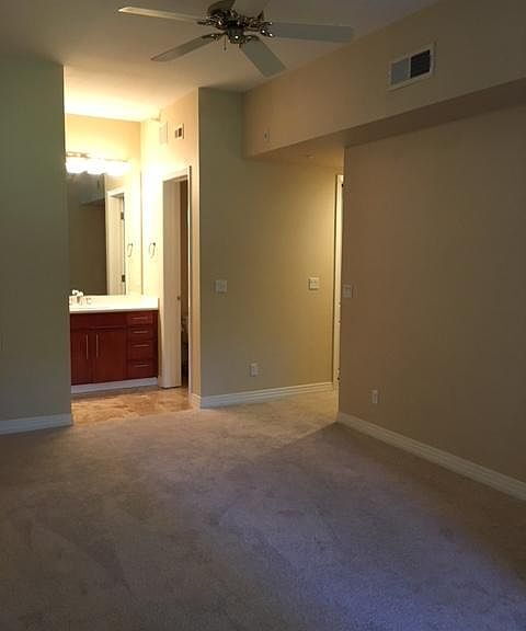 Building Photo - "Luxurious 2-Bed, 3-Bath Retreat with Granite Countertops in San Diego's Heart - 1460 Sq Ft of El...