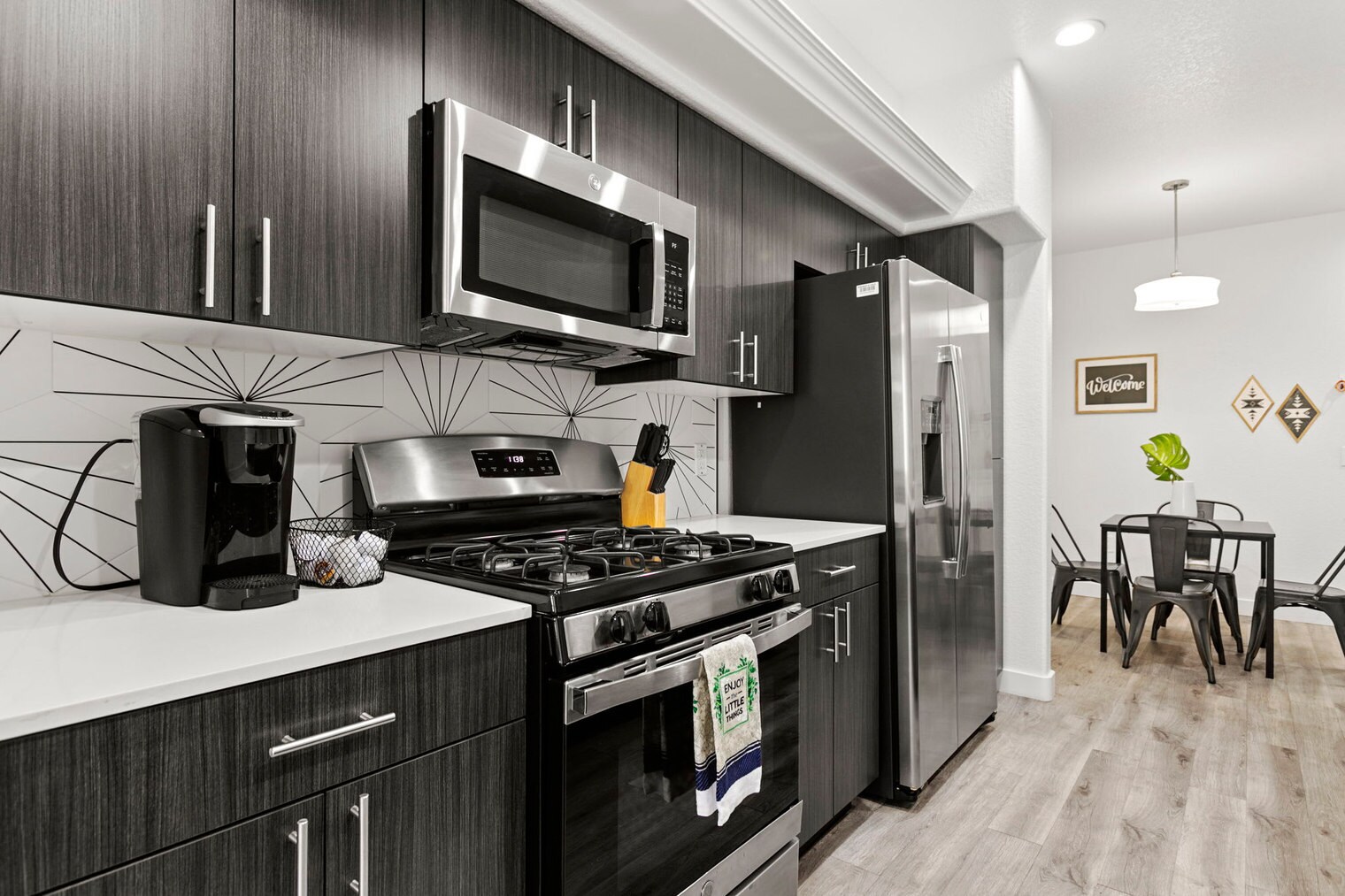 Building Photo - 9450 W Cabela Dr