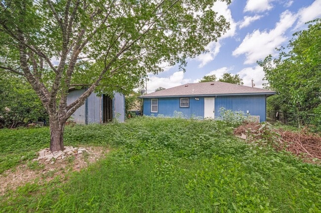 Building Photo - CHARMING HOME IN LOMA TERRACE