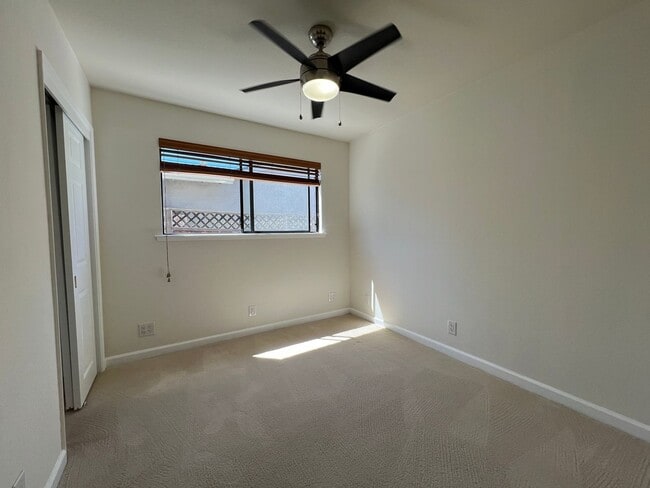Building Photo - Updated Single Story Home located in Conve...
