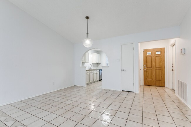 Building Photo - 3-BEDROOM HOME IN STONERIDGE, NORTH EAST I.S.D.