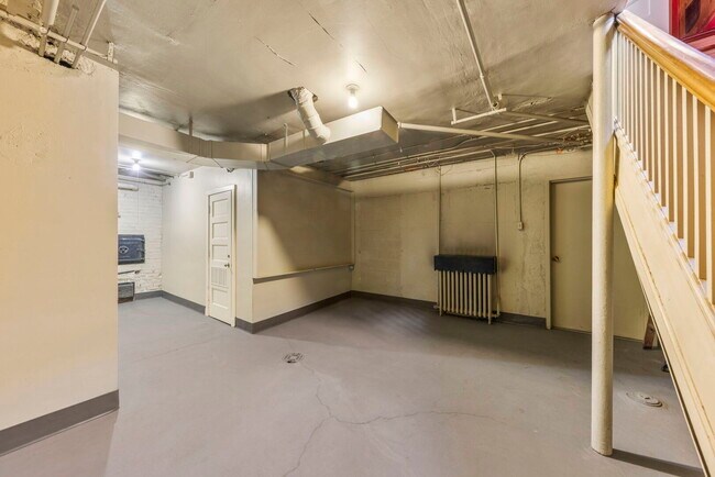 Building Photo - 1092 Wexford Ct