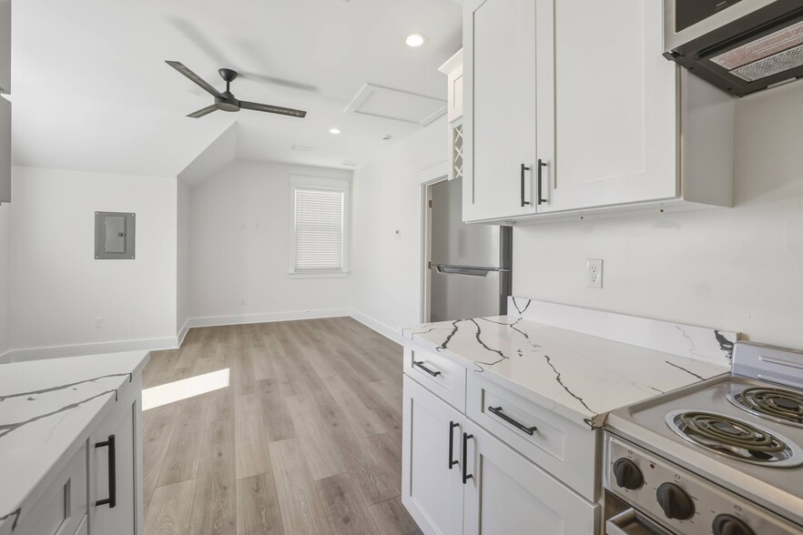 Building Photo - 4056 Biltmore Ave