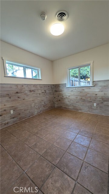 Building Photo - 546 Griswold Ave