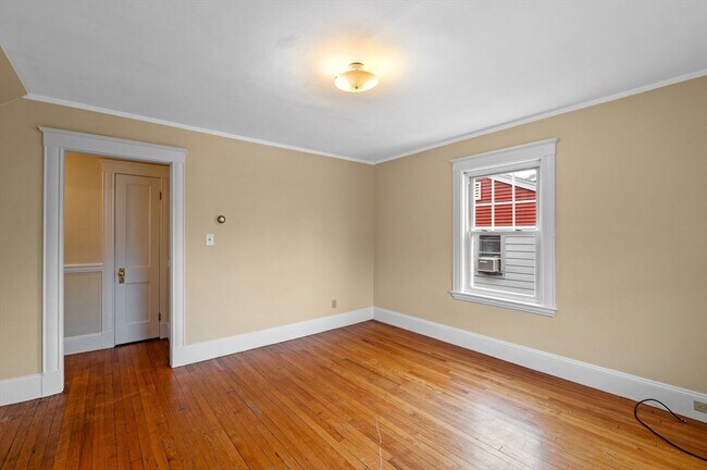 Building Photo - 38 Raymond Rd