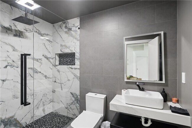 Building Photo - 4470 Skylark Ln