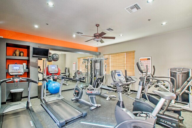 Building Photo - 13450 E Vía Linda