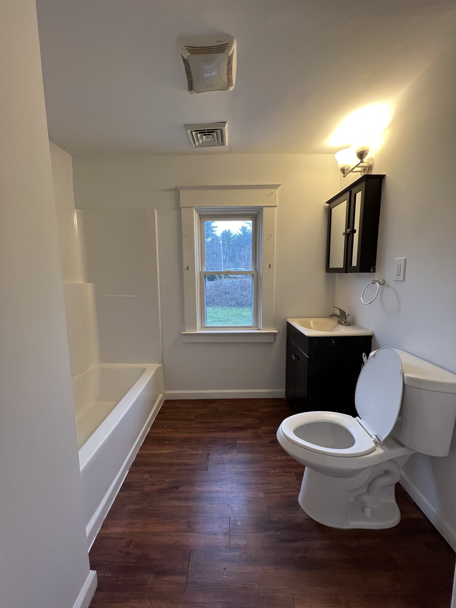 Building Photo - 421 NY-146