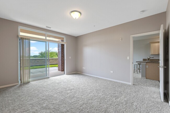 Building Photo - 850 Village Center Dr