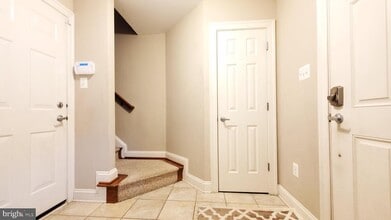 Building Photo - 631 Hurdle Mill Pl