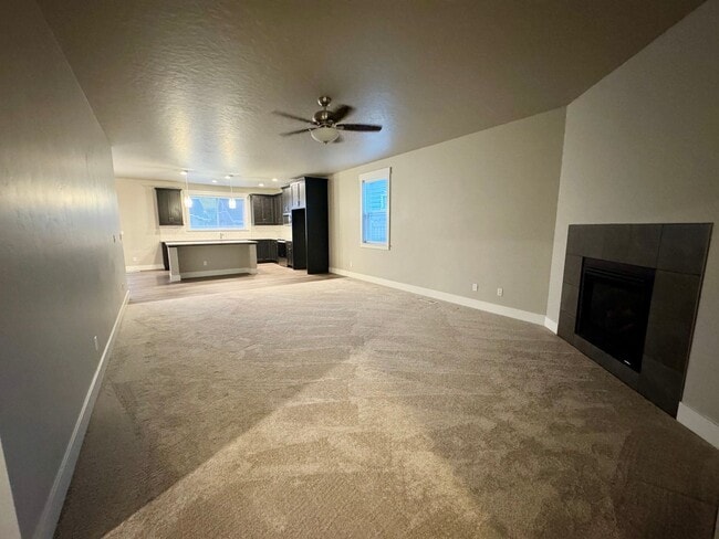 Building Photo - Beautiful Newer Built 3-Bedroom, 2 bath Home in Meadows at West Highlands