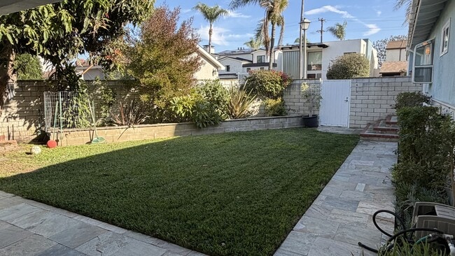 Building Photo - 257 Claremont Ave