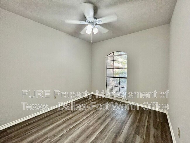 Building Photo - 7729 Red Oak St
