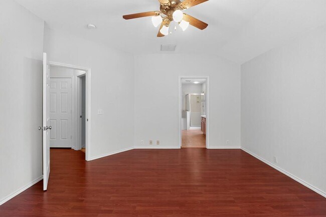 Building Photo - 1208 Heritage Hill Cove