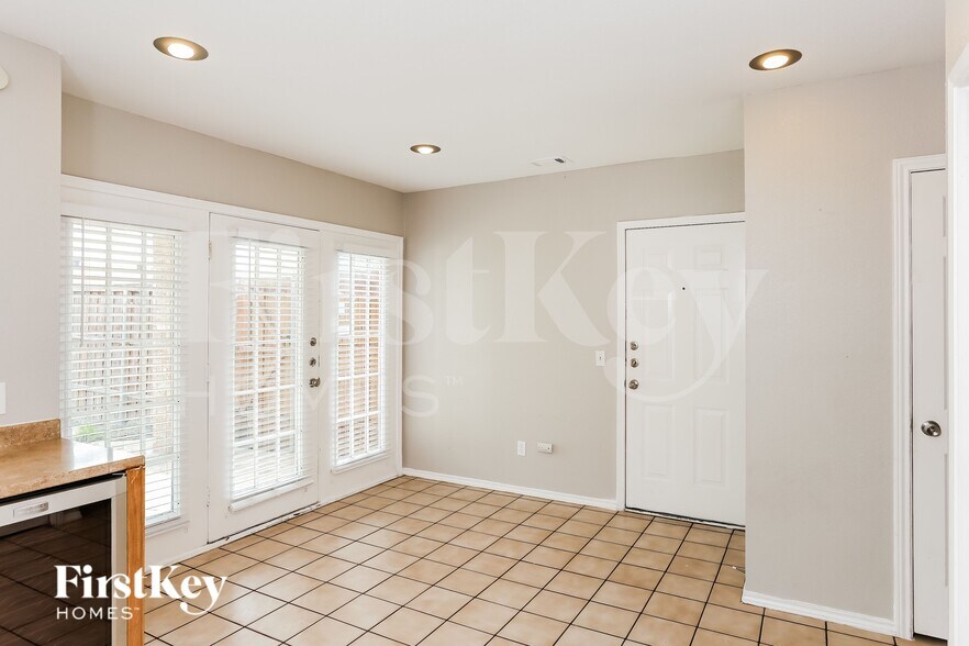 Building Photo - 1532 High Pointe Ln