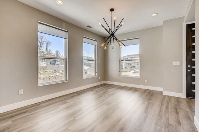 Building Photo - 863 Winona Ct