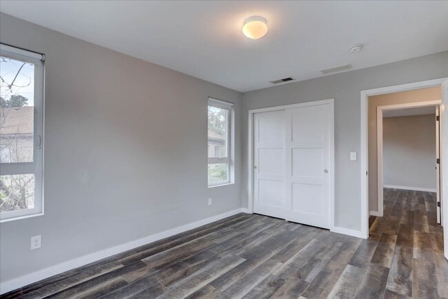 Building Photo - 867 20th St