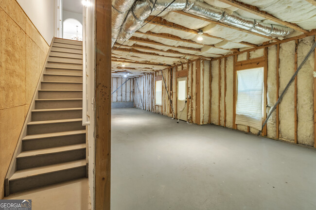 Building Photo - 3000 Highgreen Trail