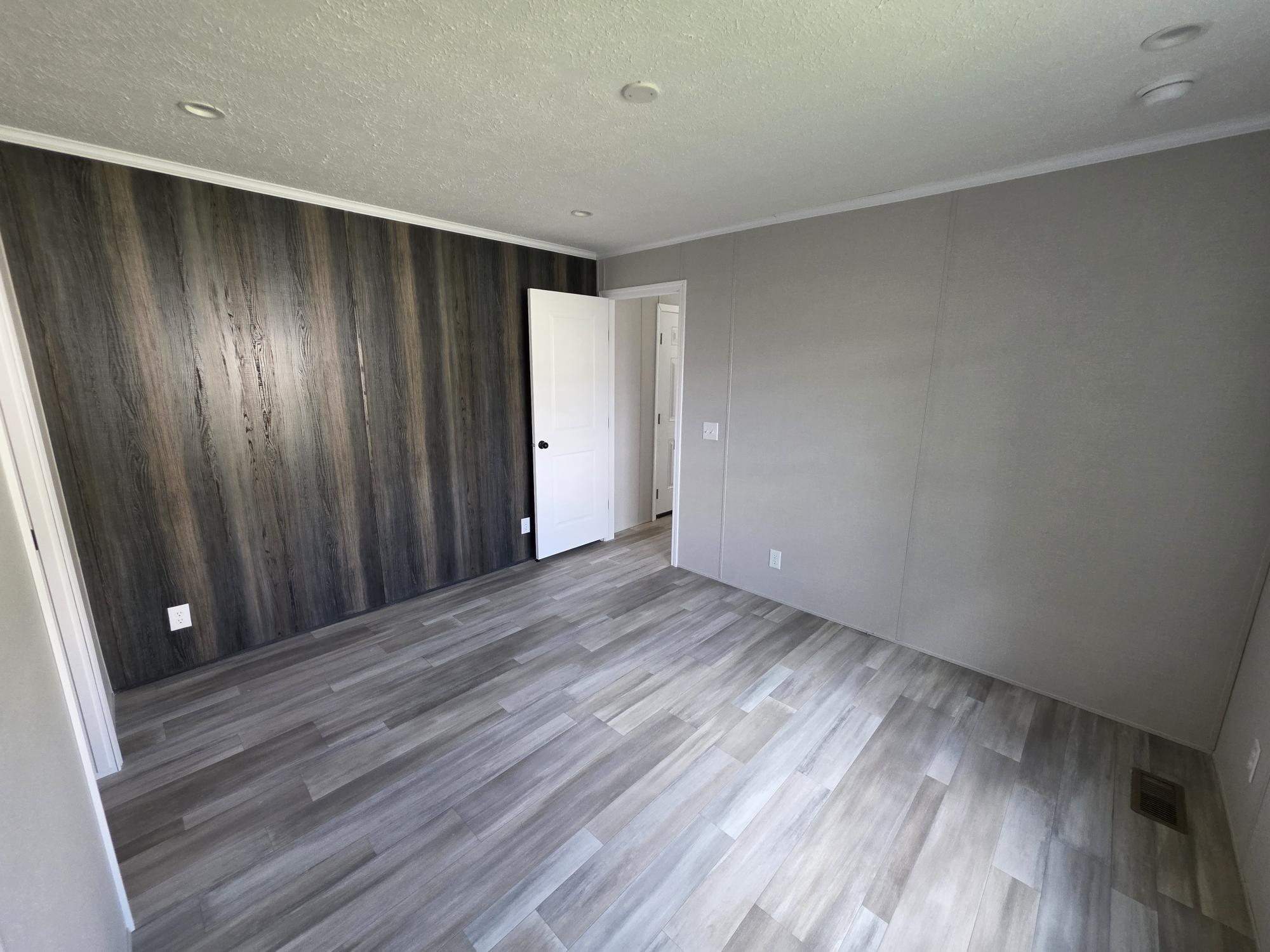 Building Photo - 92 Thomas Ln