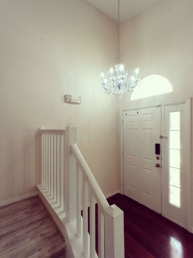 Building Photo - 17411 Woodcrest Way