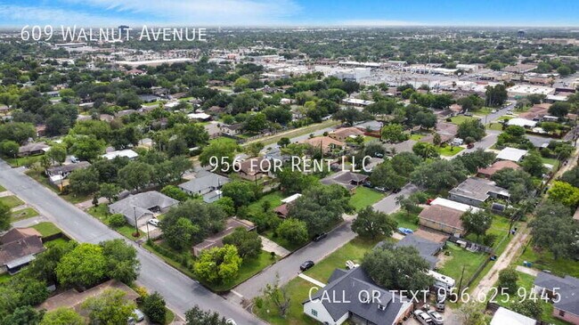 Building Photo - 609 W Walnut Ave